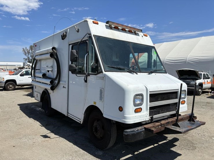 2003-workhorse-p42-image-2