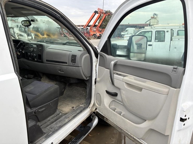 2012-gmc-sierra-2500hd-image-15