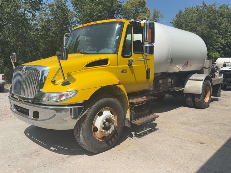 2006-international-durastar-4400-image-1