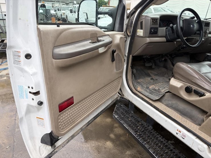 2003-ford-f450-image-13