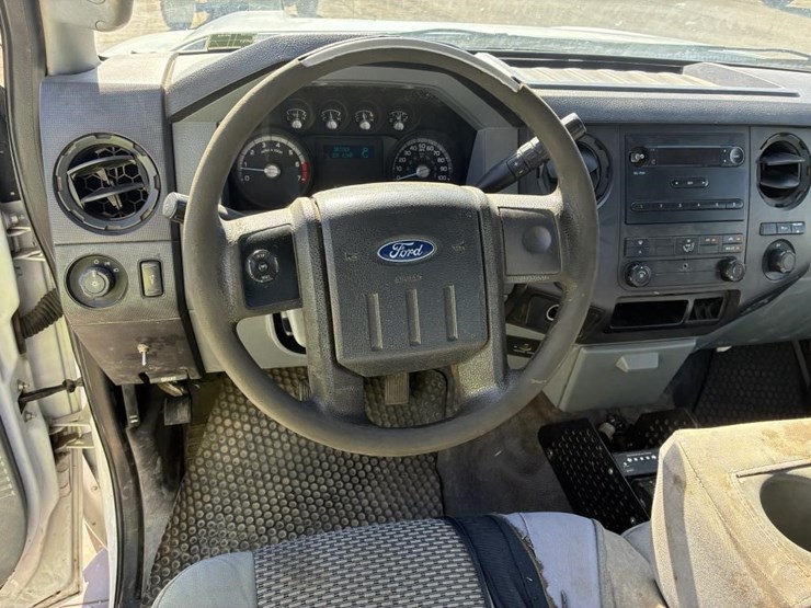 2011-ford-f350-image-12