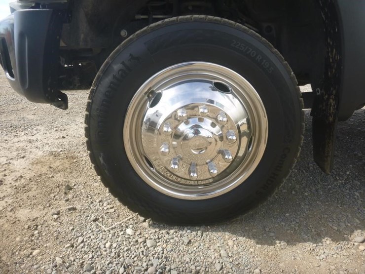 2013-ford-f550-image-32