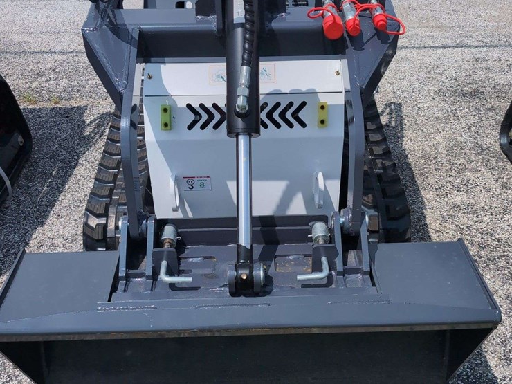 zjg-mini-skid-steer-loader-zj-380-(white)---15hp-image-3