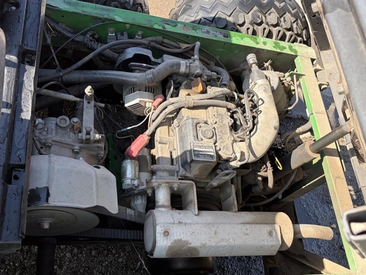 2010-john-deere-gator-image-10