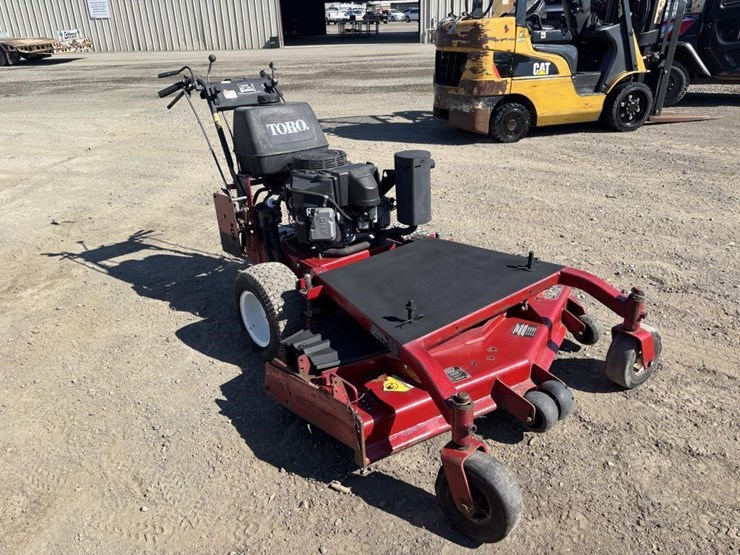 2007-toro-commerial-zero-turn-mower-image-2