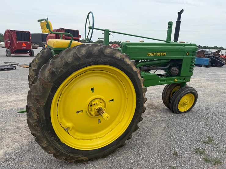 1950-john-deere-b-image-3