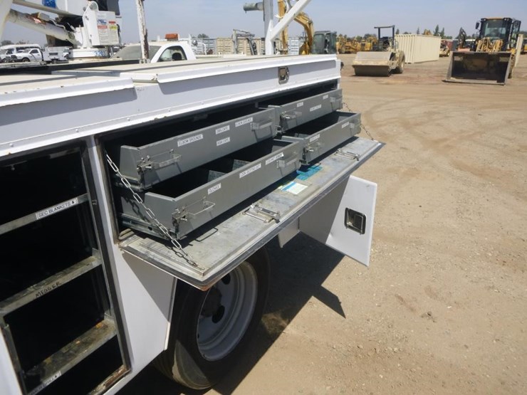 2006-ford-f450-image-17