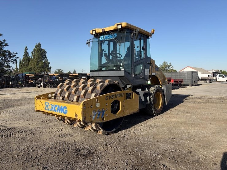 2021-xcmg-cv83pdu-vibratory-roller-image-1
