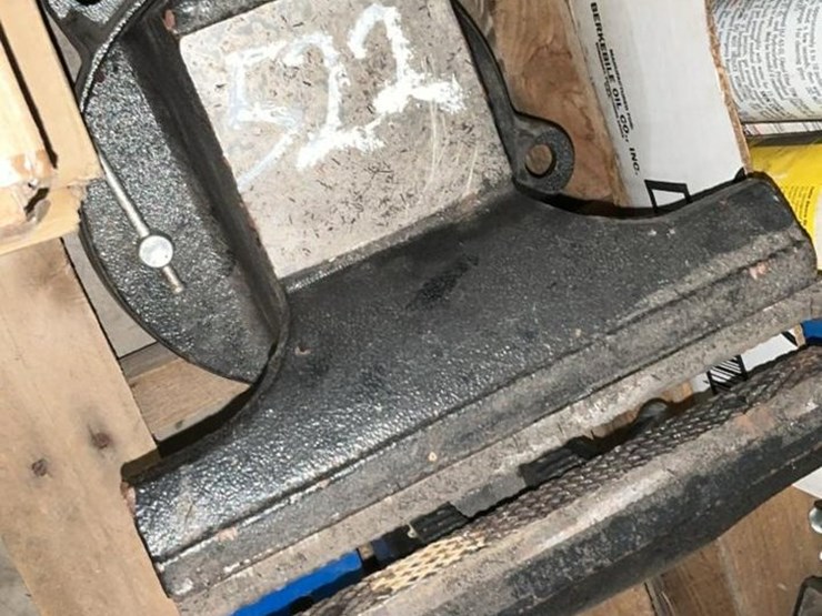 #522-•-hit-10”-bench-vise-image-7