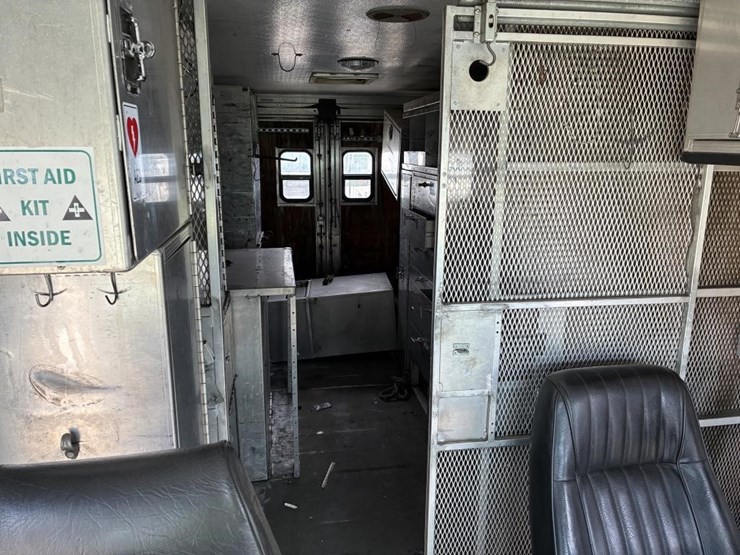 2002-workhorse-p42-image-19