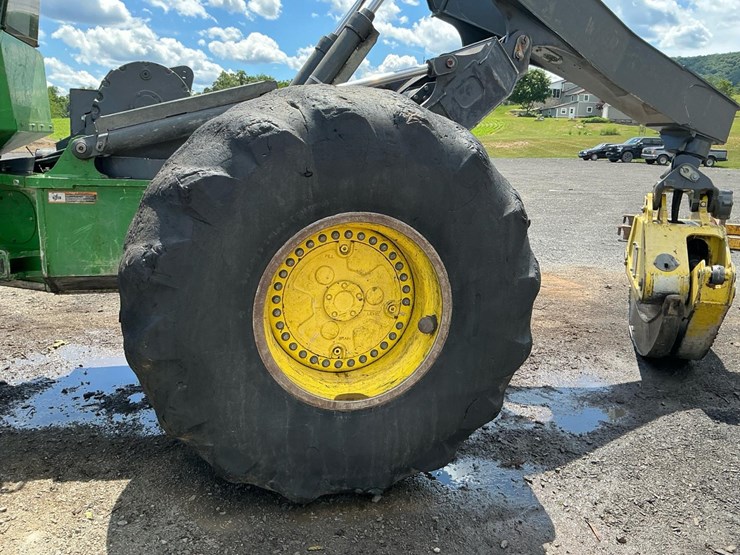 2019-deere-848l-image-71