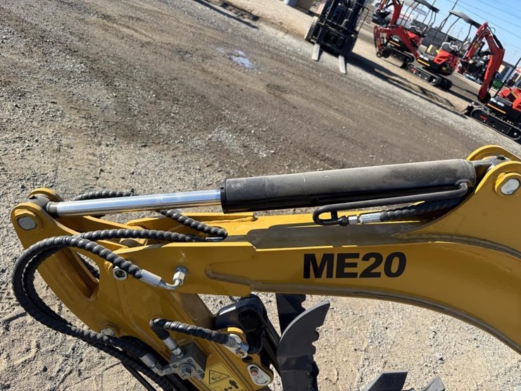 2026-me20-hydraulic-excavator-image-11