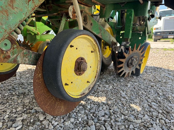 john-deere-7200-image-26