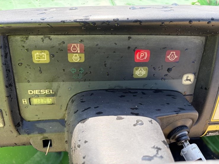2010-john-deere-gator-image-16