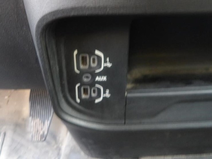 2019-dodge-ram-2500-image-27