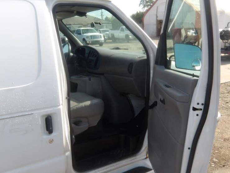 2000-ford-e350-image-11