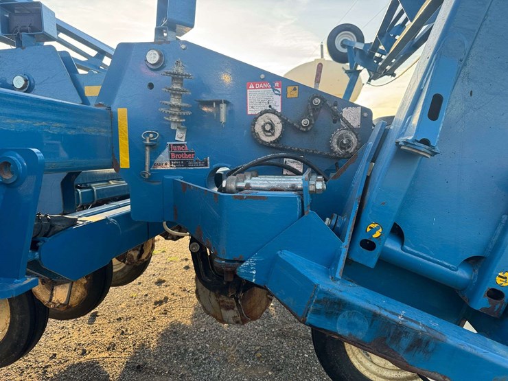 kinze-3800-image-24