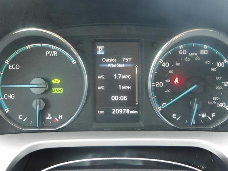 2018-toyota-rav4-image-18