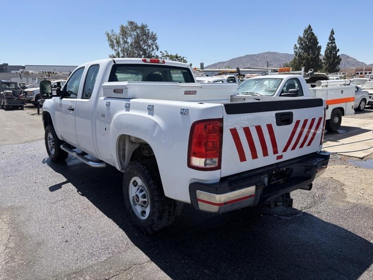 2012-gmc-sierra-2500hd-image-4