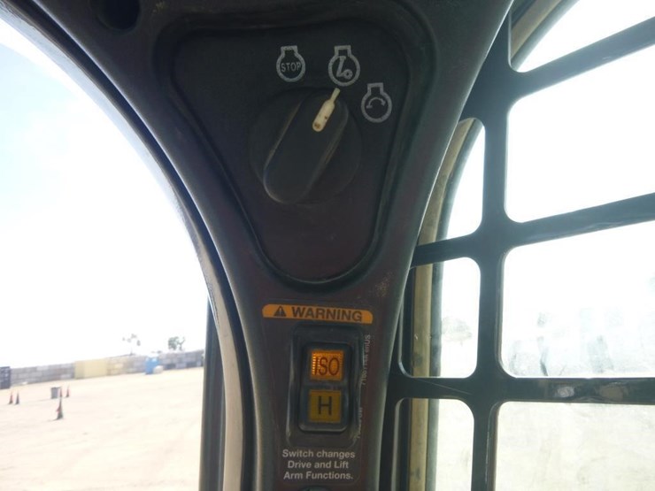2020-bobcat-t770-image-22