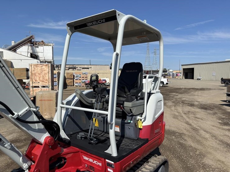 2022-takeuchi-tb235-2-image-26