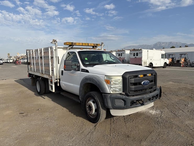 2011-ford-f550-image-2