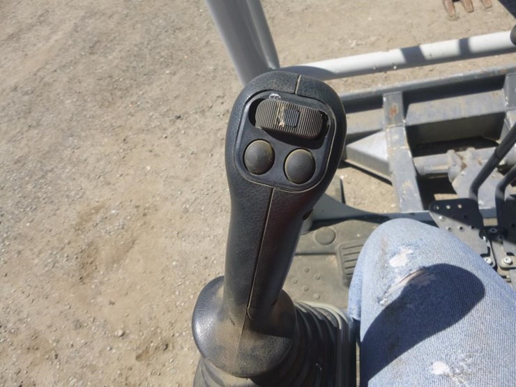 2024-takeuchi-tb257fr-image-14