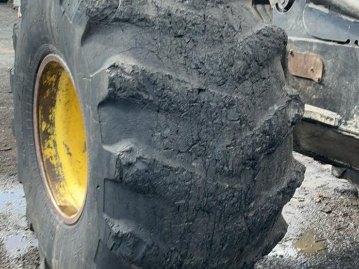 2012-deere-848h-image-79