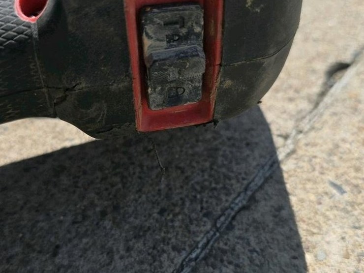 #112-•-milwaukee-1-3/4"-cordless-rotary-hammer-image-12