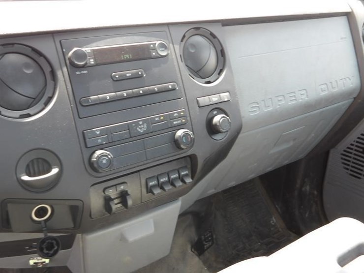 2013-ford-f350-image-19