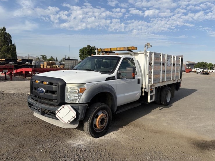 2011-ford-f550-image-1