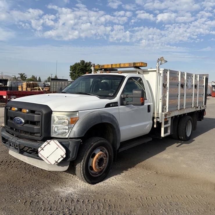2011 FORD F550