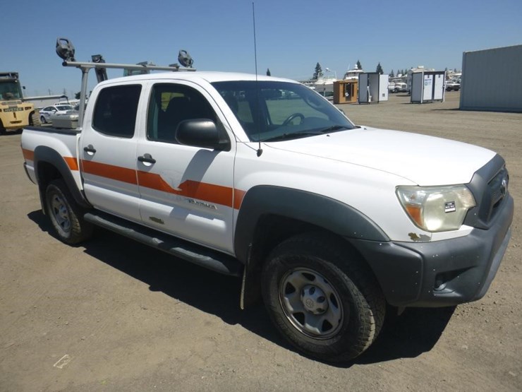 2013-toyota-tacoma-image-2