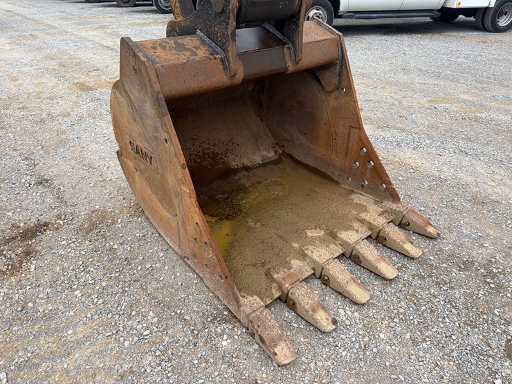 2017-caterpillar-323fl-image-8