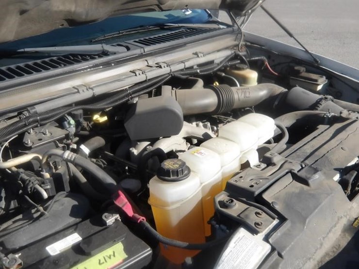 2003-ford-f550-image-12