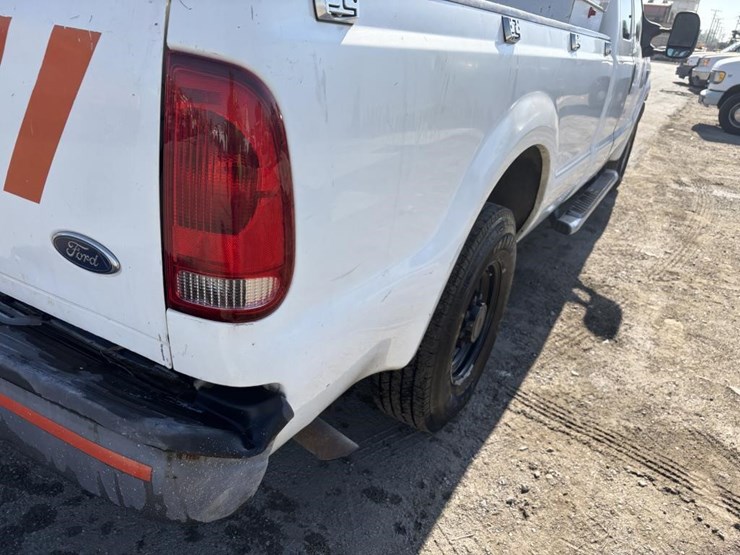 2004-ford-f250-image-12