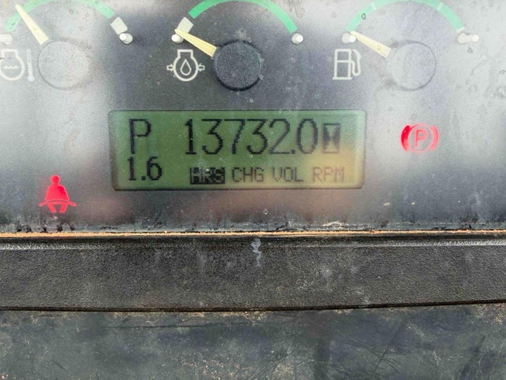 deere-700j-image-23