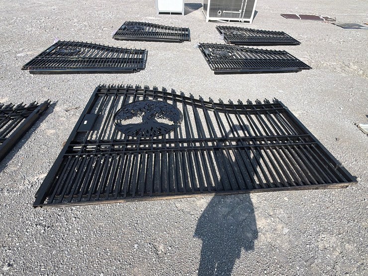 #93-•-16’-bi-parting-entry-gate-image-2