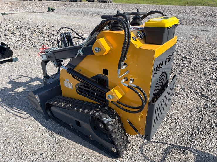 #36-•-new-zjg-zj-380-mini-skid-loader-image-4