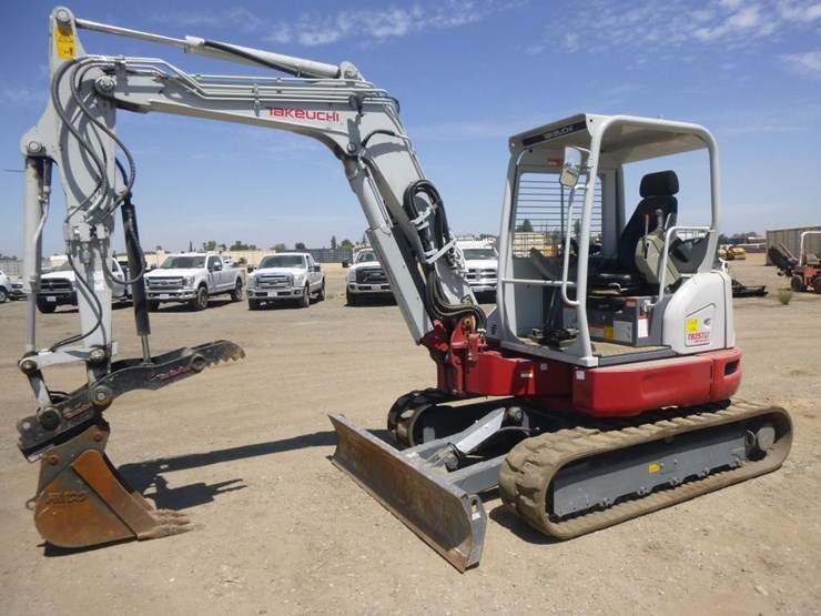 2024-takeuchi-tb257fr-image-2