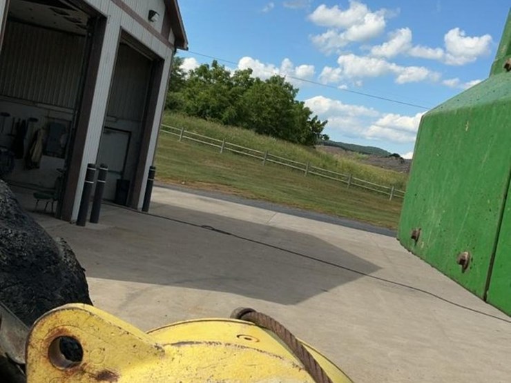 2012-deere-848h-image-46