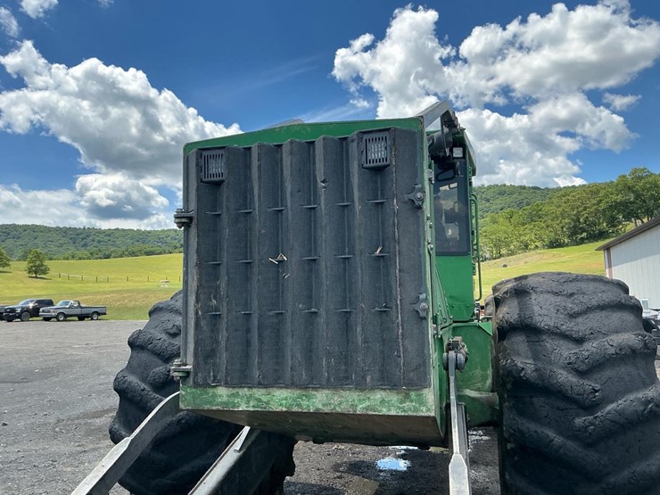 2019-deere-848l-image-25