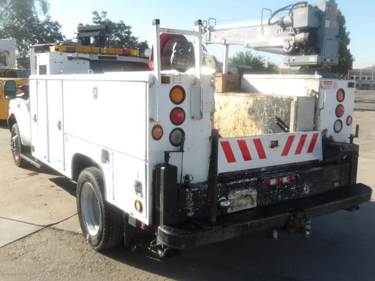 2003-ford-f550-image-4