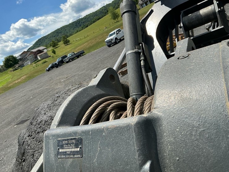 2019-deere-848l-image-42