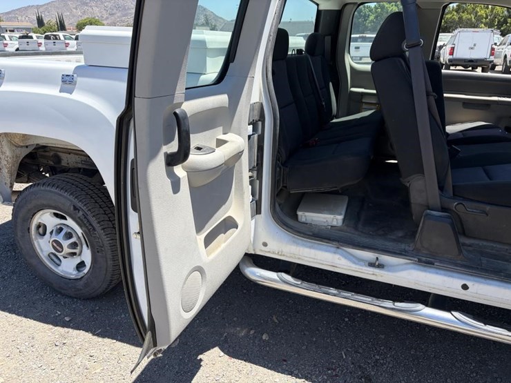 2012-gmc-sierra-2500hd-image-11
