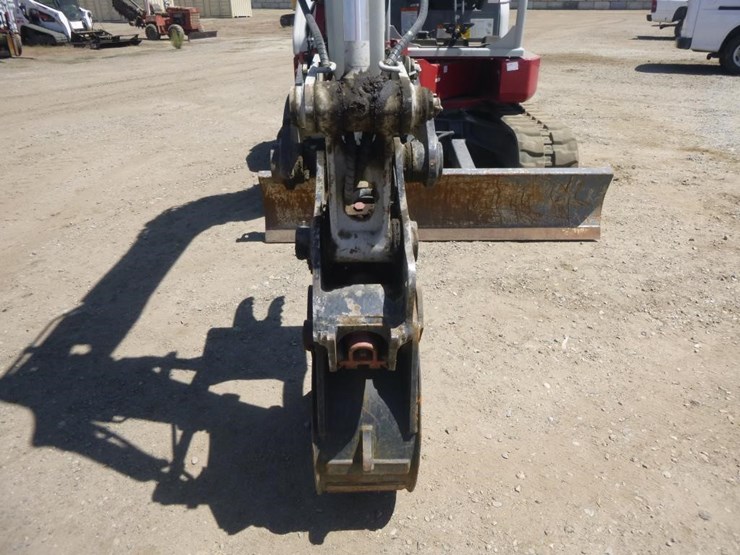 2024-takeuchi-tb257fr-image-24