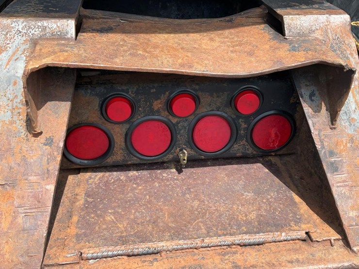 2015-deere-437d-image-86