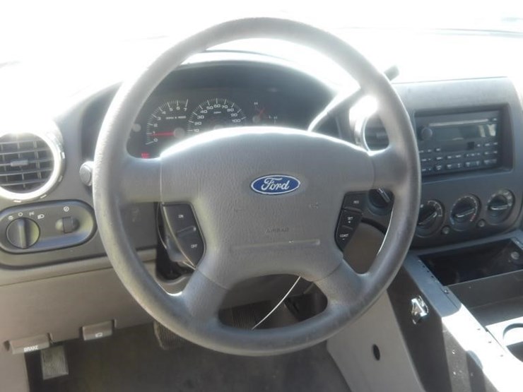 2003-ford-expedition-xlt-image-16