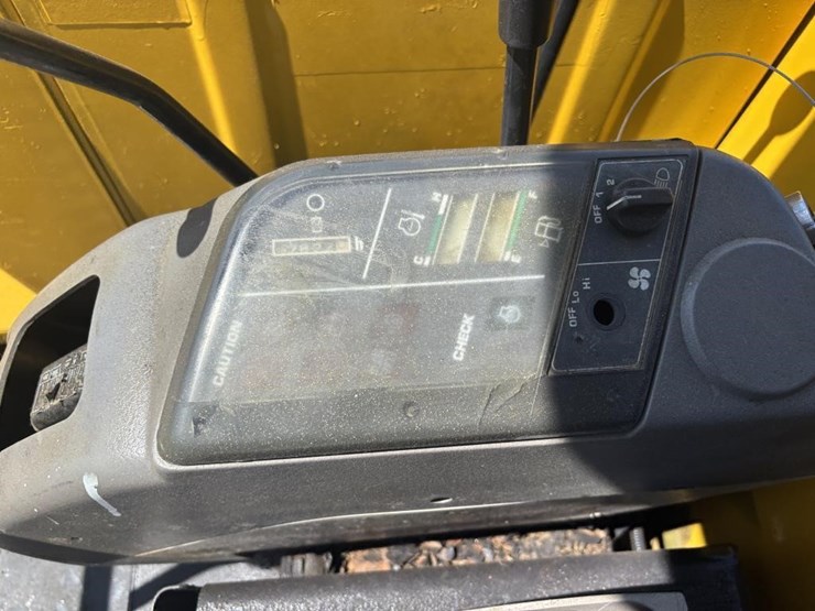 komatsu-pc20-7e-image-28