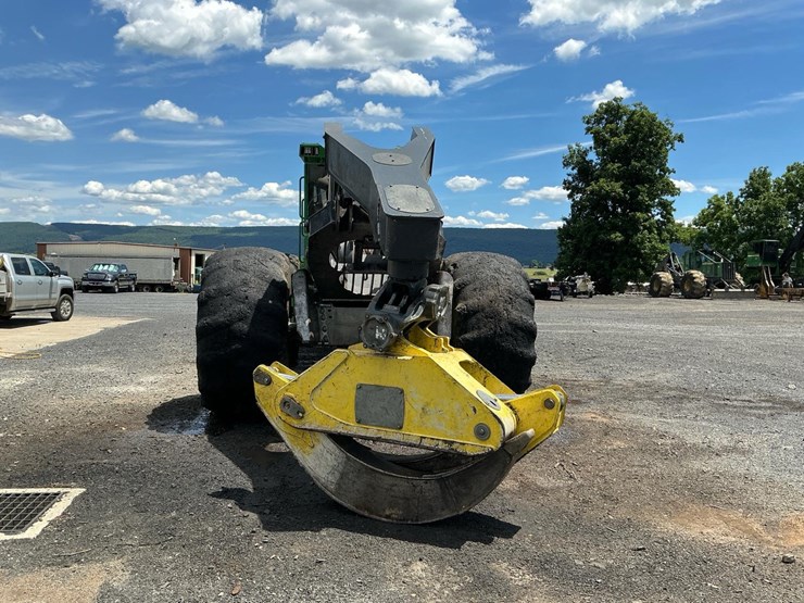 2019-deere-848l-image-5